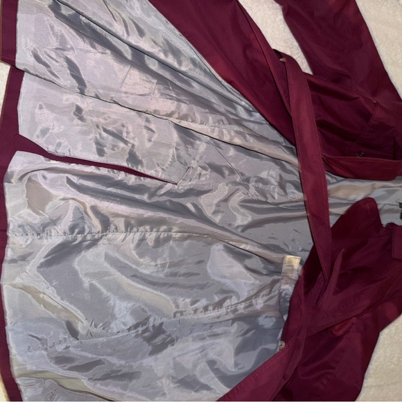 Banana Republic Burgundy Trench Coat - Picture 4 of 5